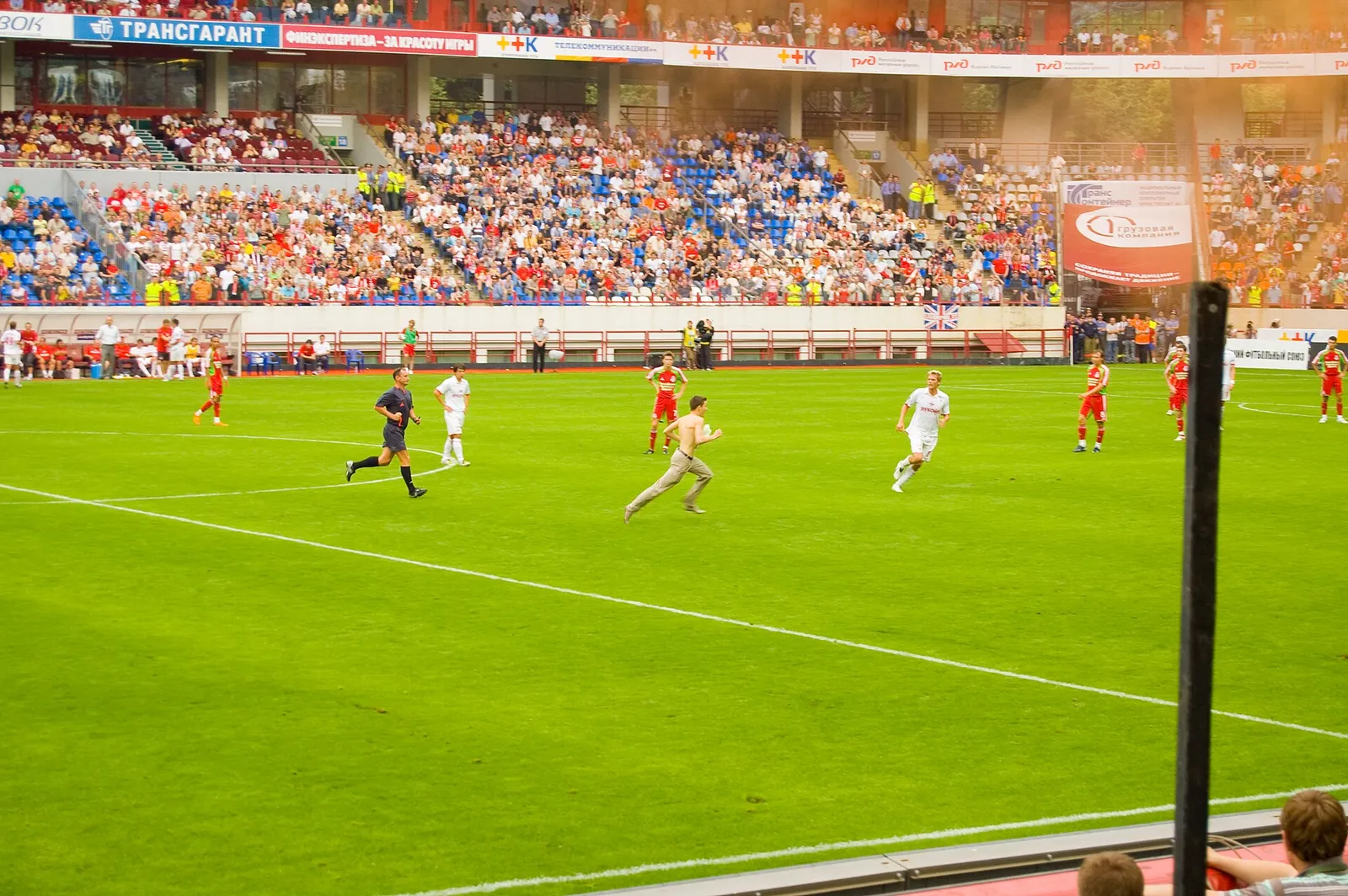 Een voetbalwedstrijd (archiefbeeld)