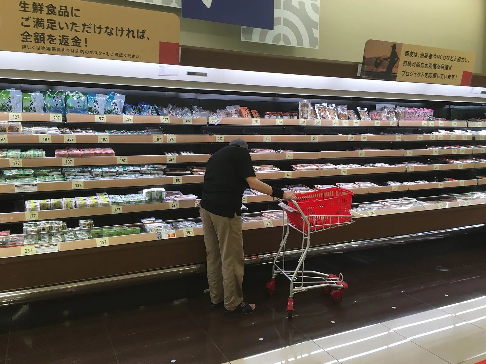 Een winkelwagentje in de supermarkt (ter illustratie)