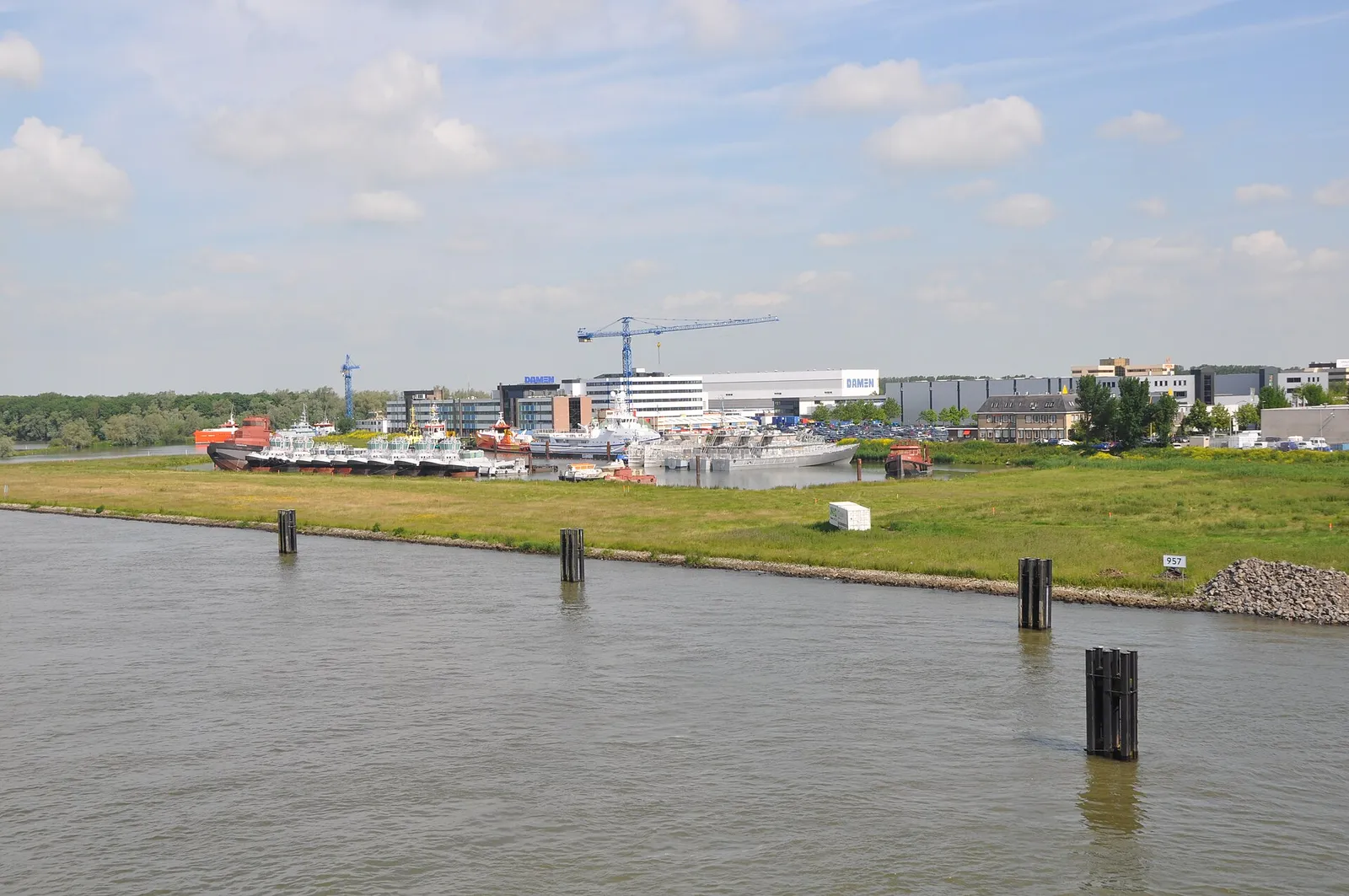 De werf van Damen Shipyards in Gorinchem (archiefbeeld)