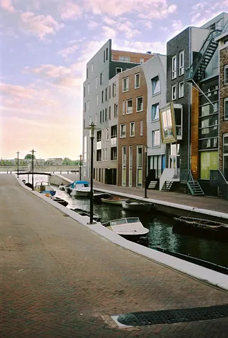 Dichtbebouwde stadswoningen in Amsterdam