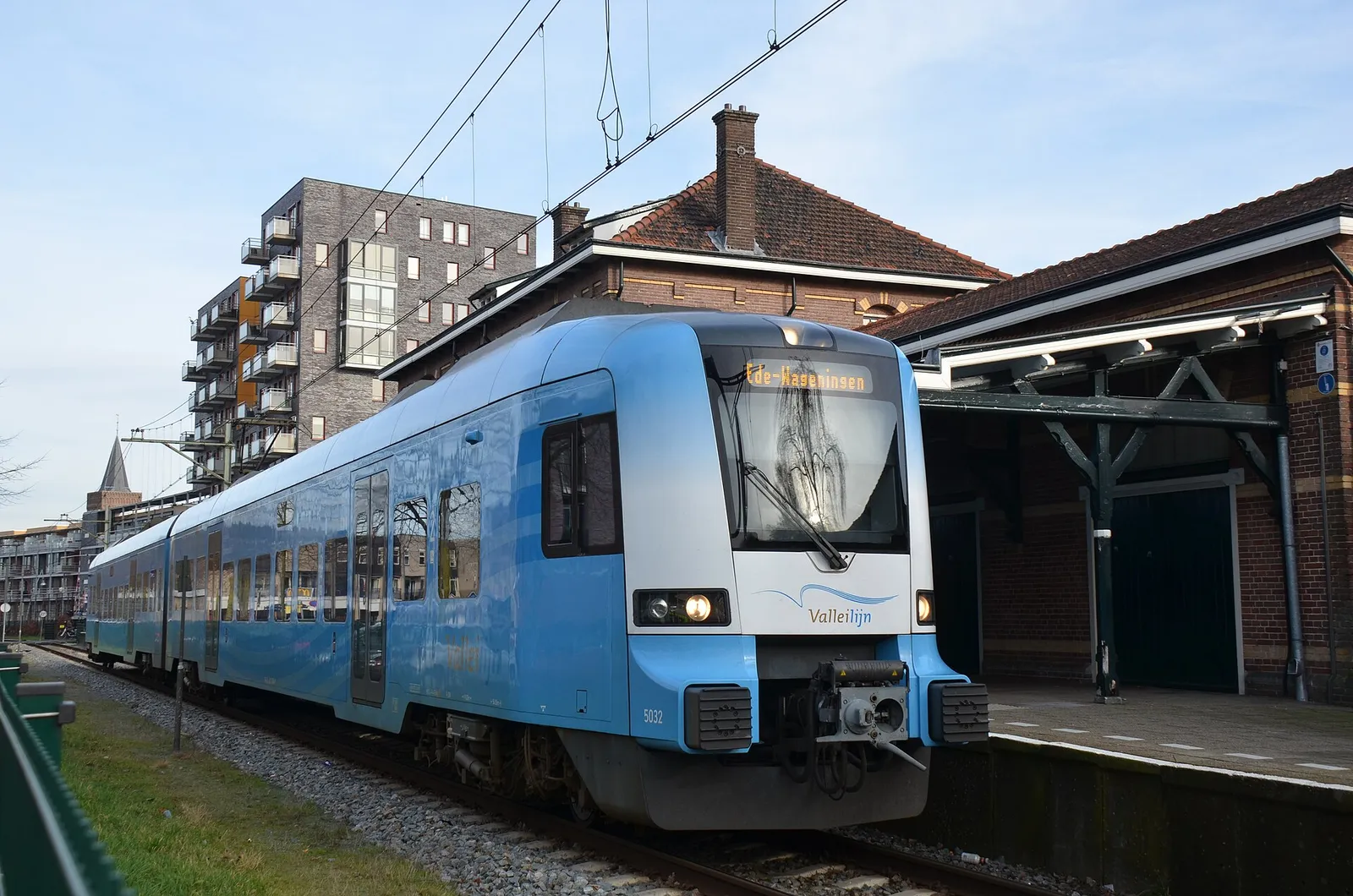 Een trein van de NS bij een station (archiefbeeld, ter illustratie)
