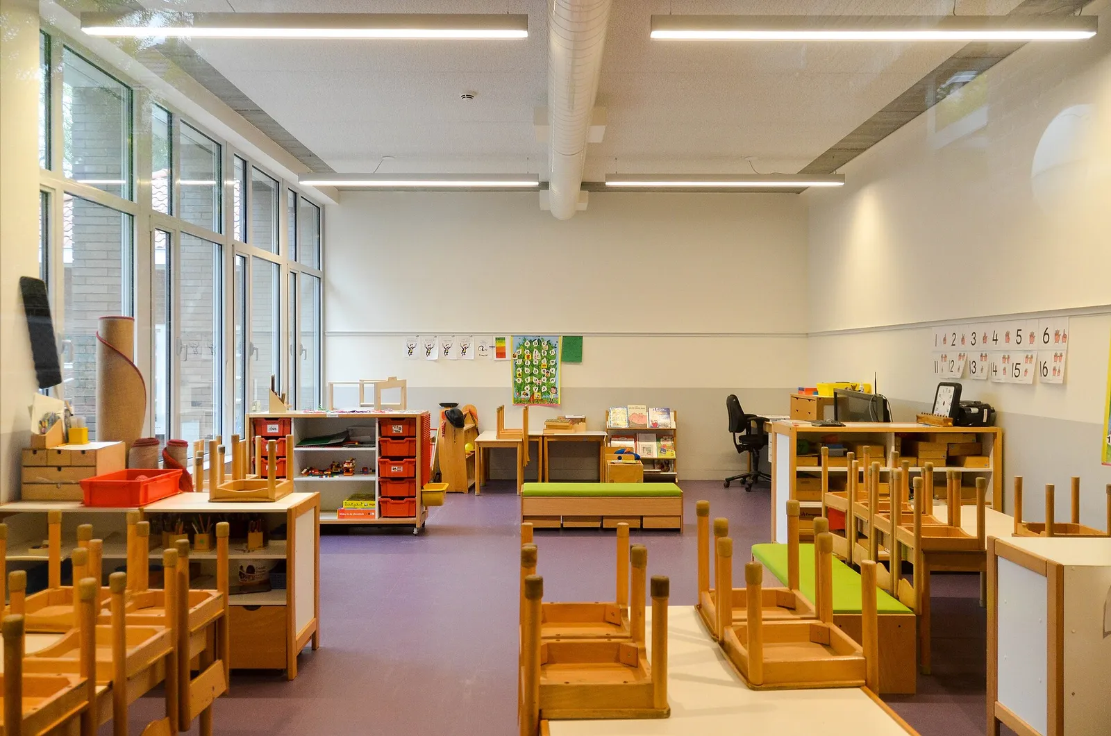 Een klaslokaal op een Nederlandse basisschool (archiefbeeld)