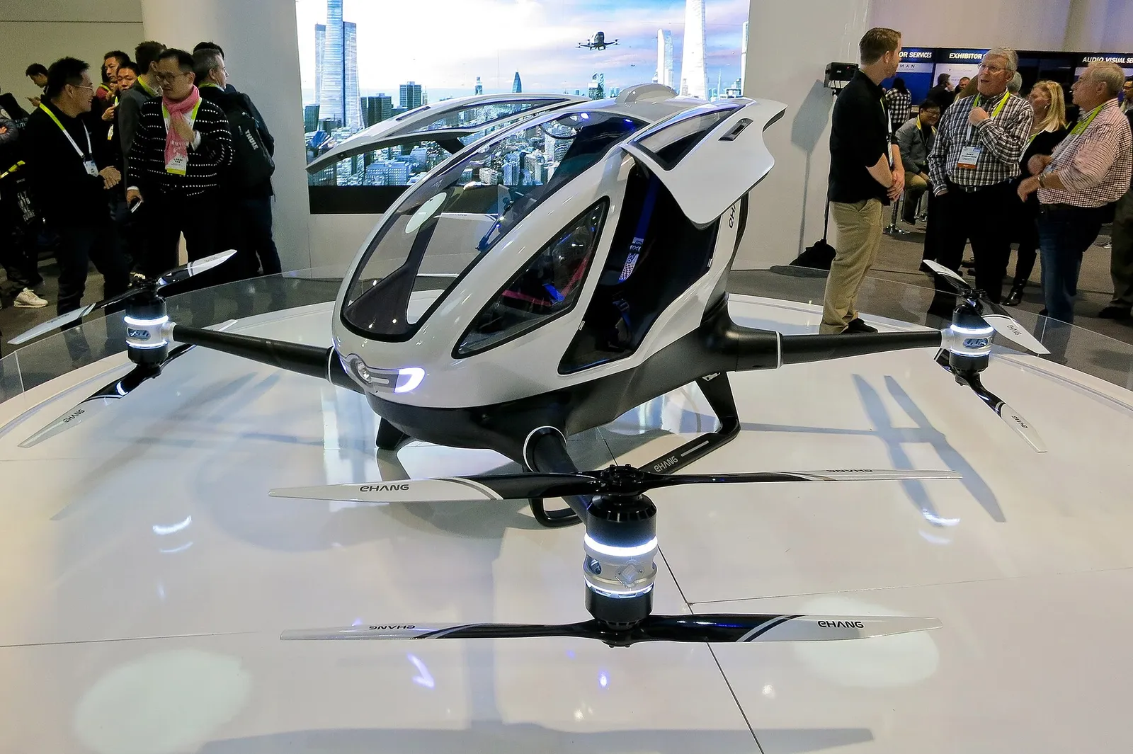 Een passagiersdrone van EHang op een beurs (archiefbeeld)