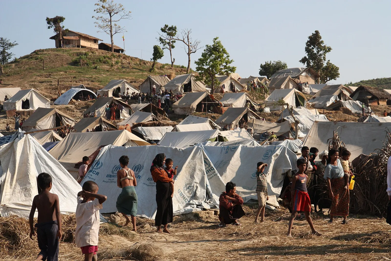 Noodhulp voor ontheemden in de Myanmarese deelstaat Rakhine