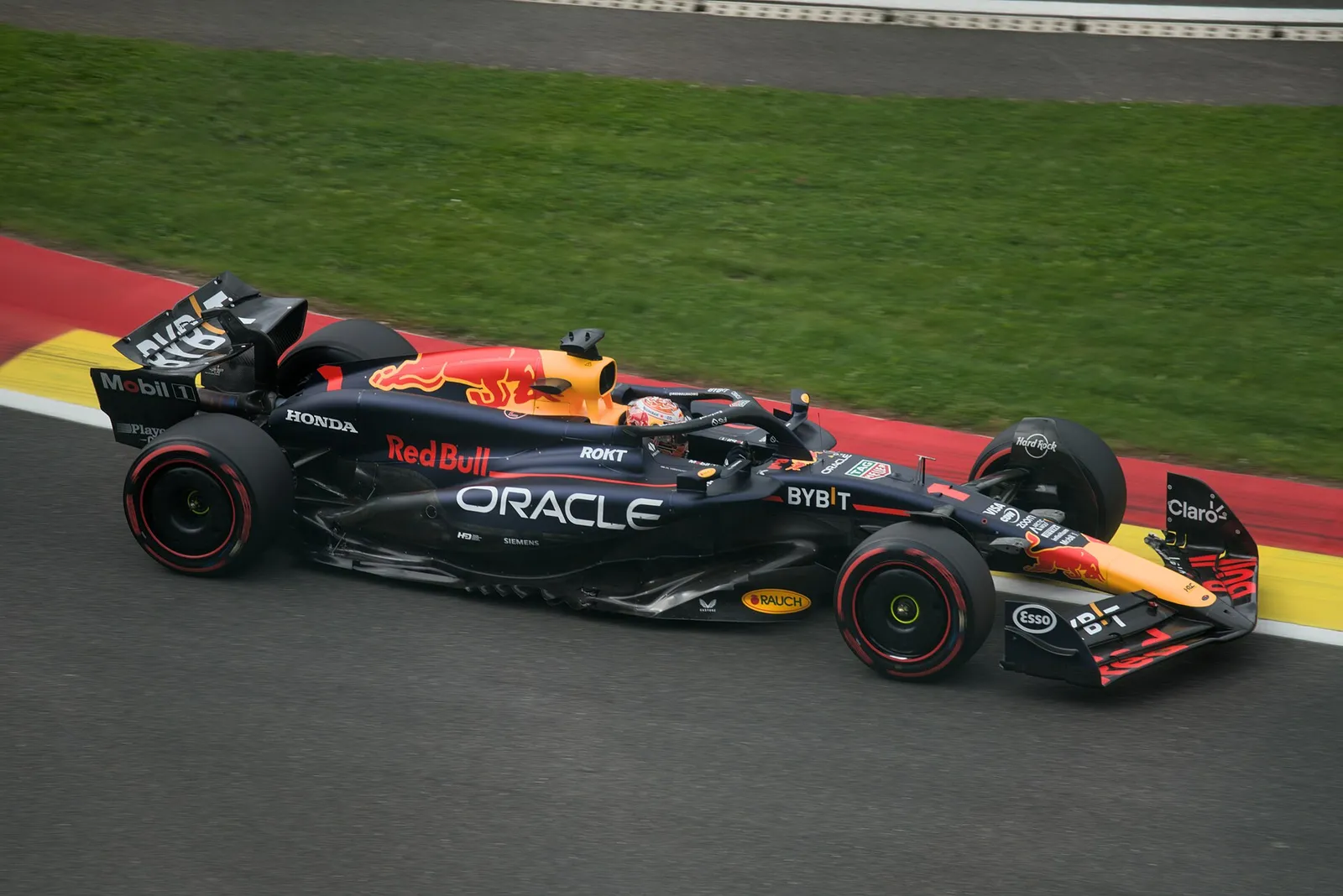 Max Verstappen in actie tijdens de Grand Prix van Belgie op Spa-Francorchamps (archiefbeeld)