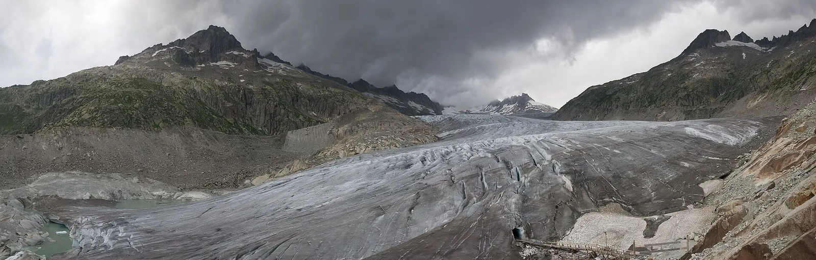 De Rhonegletsjer in de Zwitserse Alpen (archiefbeeld)