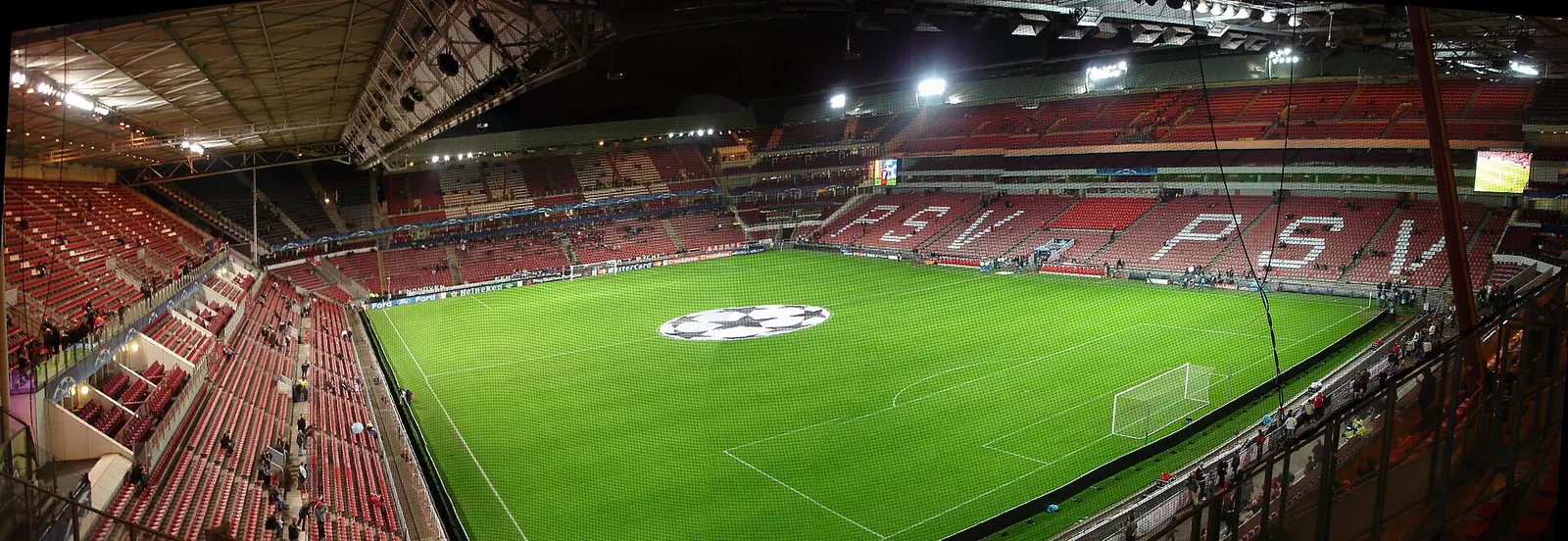 Het Philips Stadion van PSV in Eindhoven (archiefbeeld)