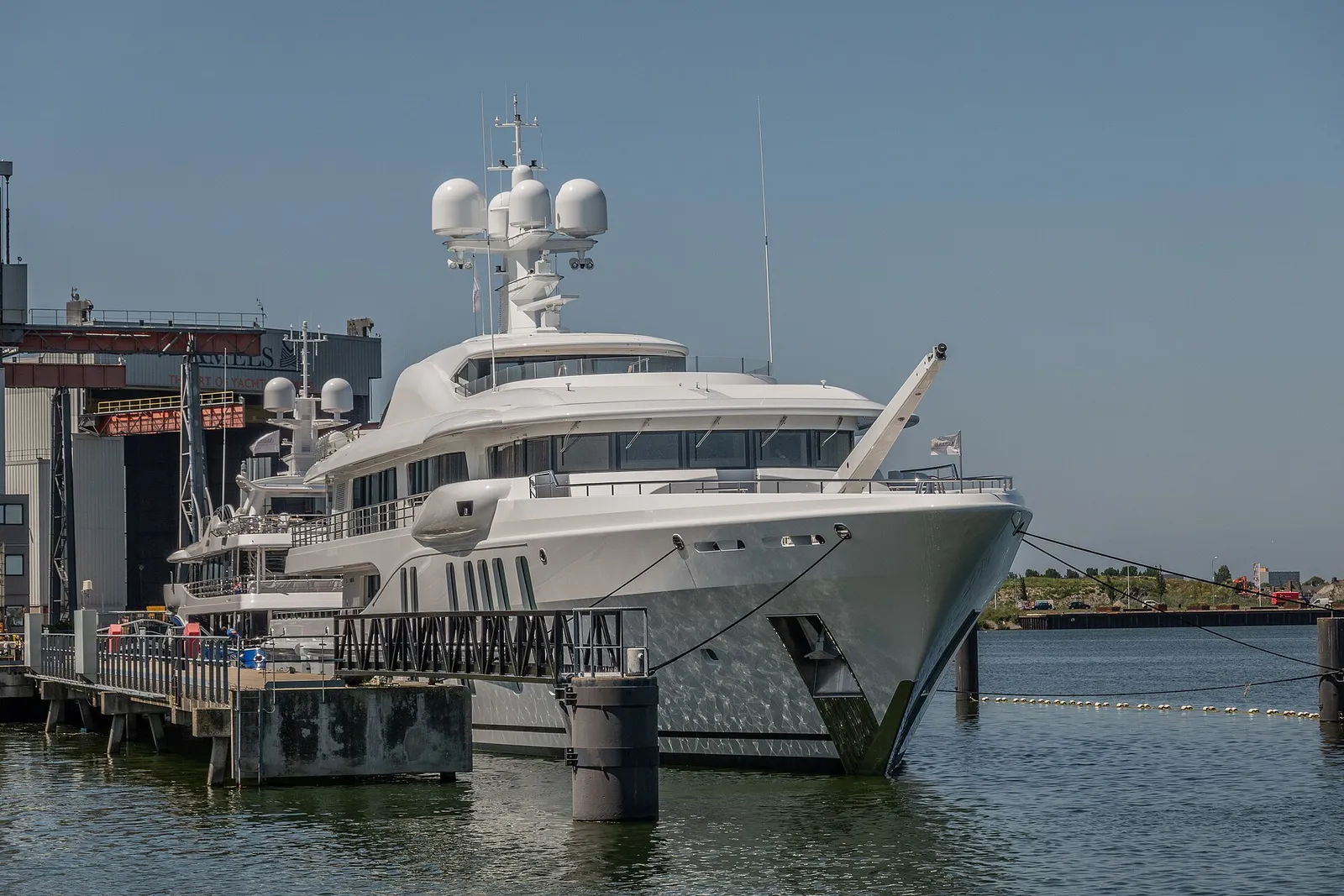 De scheepswerf van Damen in de Vlissingse haven (archiefbeeld)