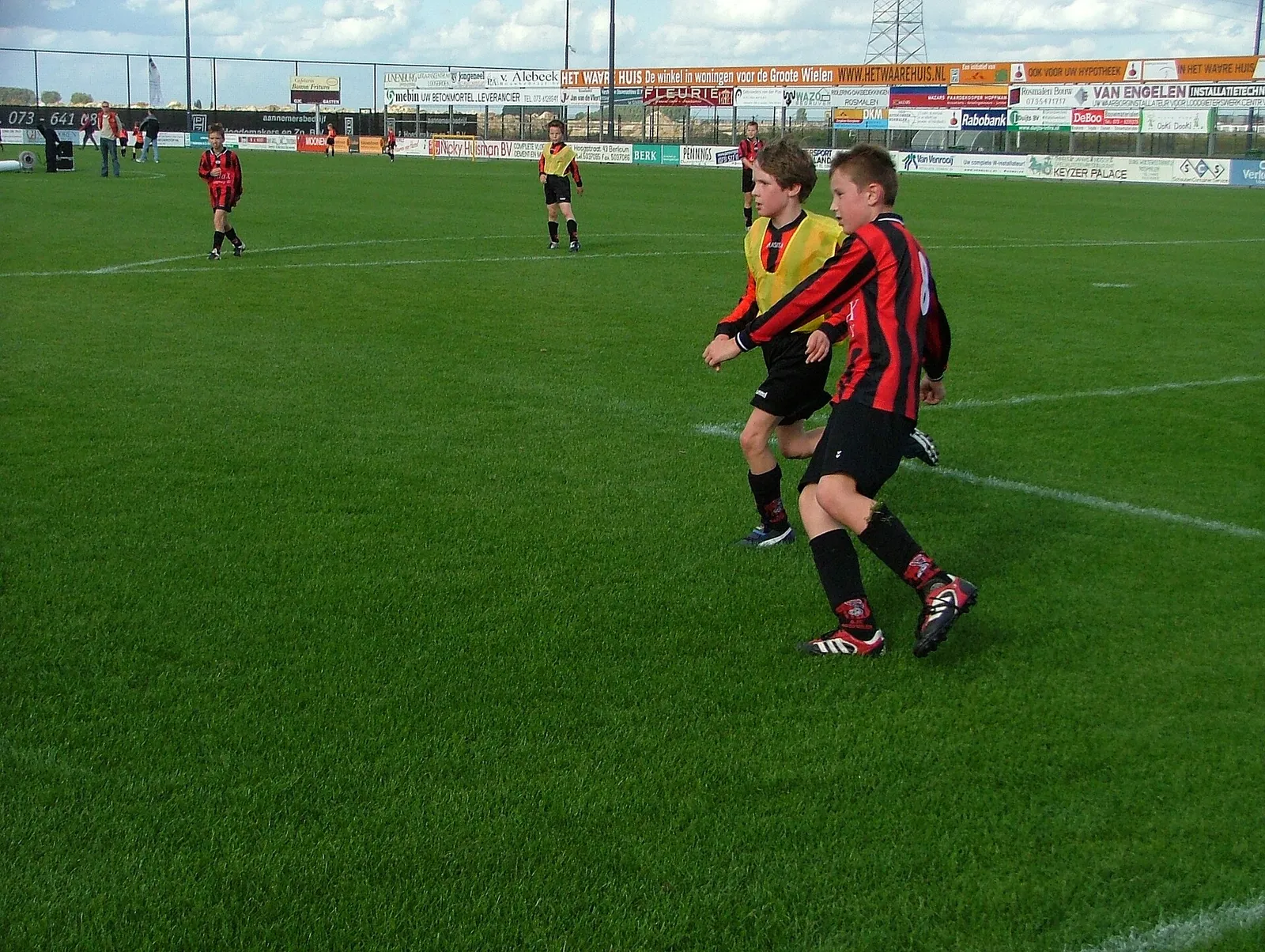 Een Nederlands sportpark met voetbalvelden (archiefbeeld, ter illustratie)