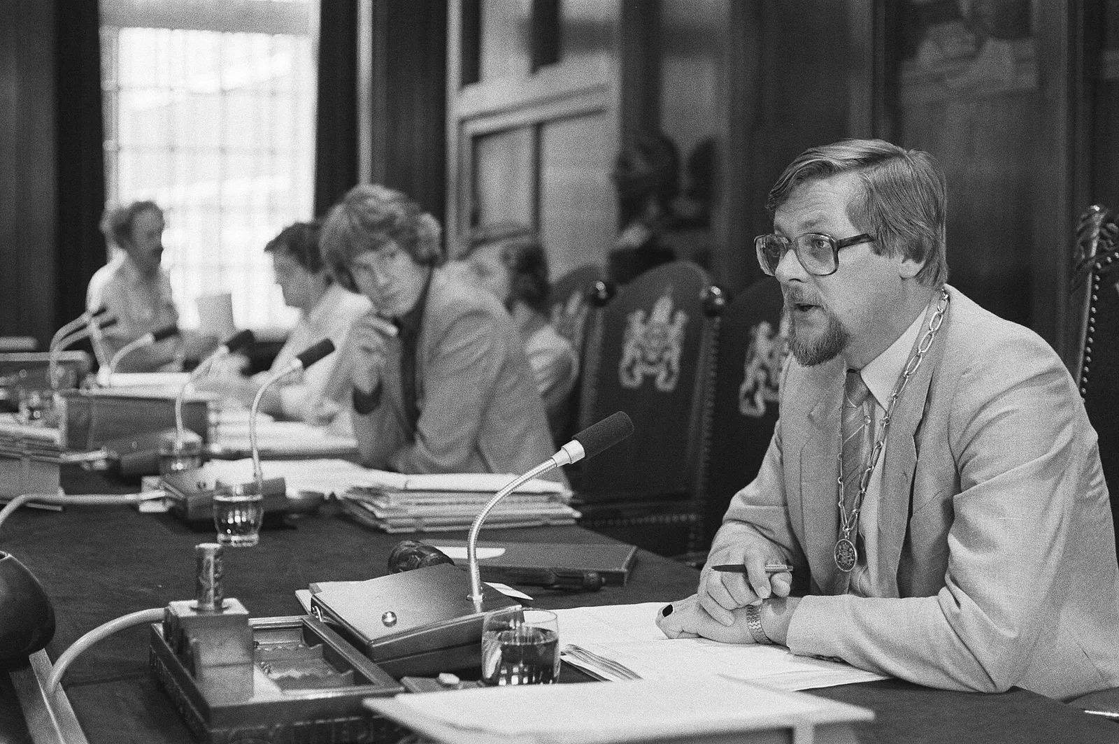 Wethouders tijdens een gemeenteraadsvergadering (archiefbeeld)