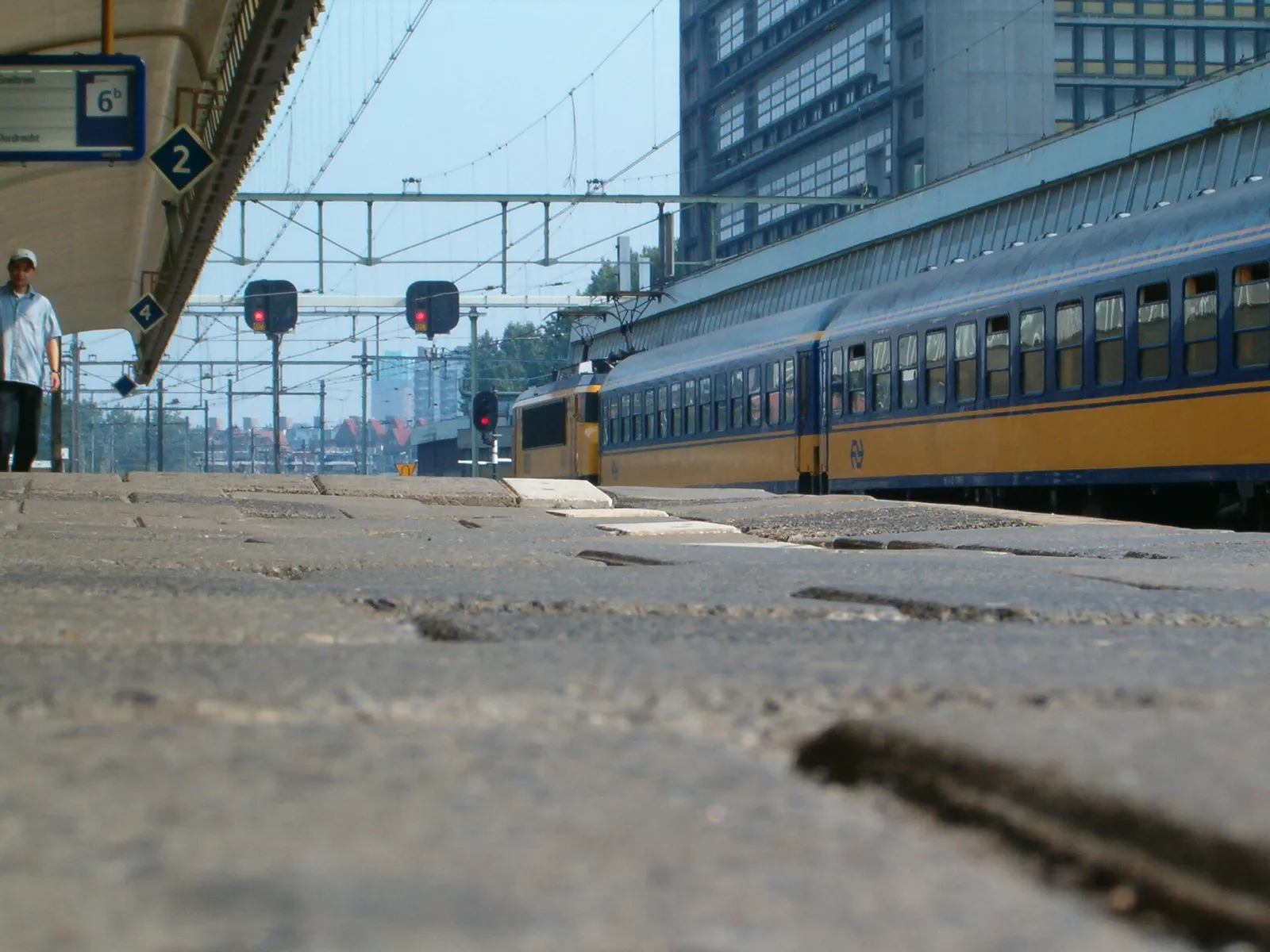 Een perron van station Rotterdam Centraal (archiefbeeld)
