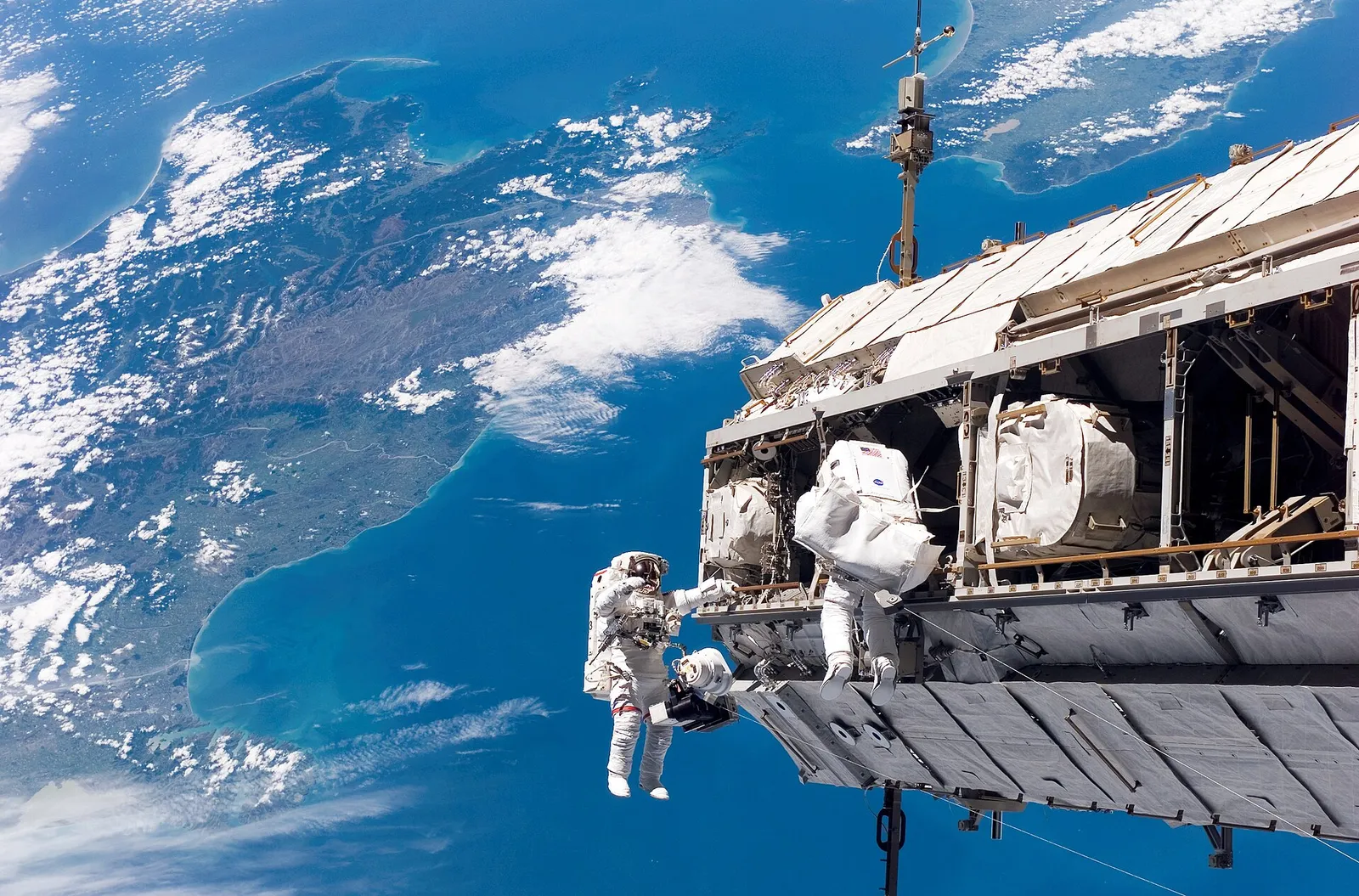 Een astronaut tijdens een ruimtewandeling (archiefbeeld, ter illustratie)