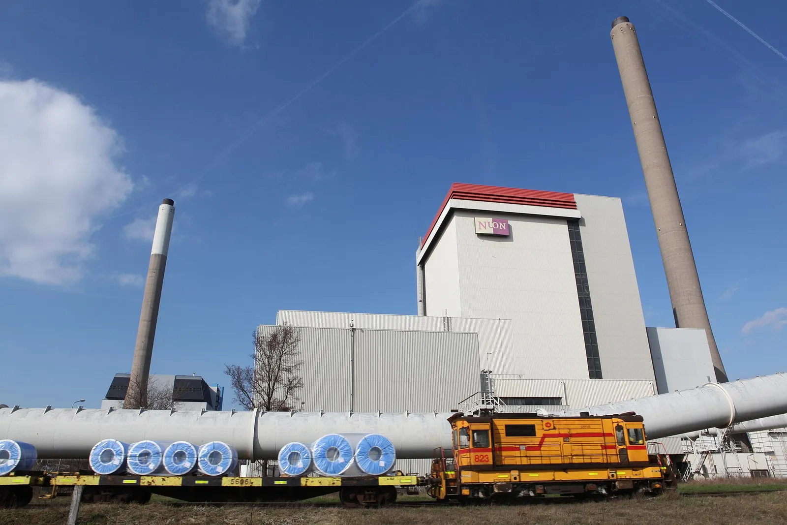 Een trein van Tata Steel bij IJmuiden (archiefbeeld)