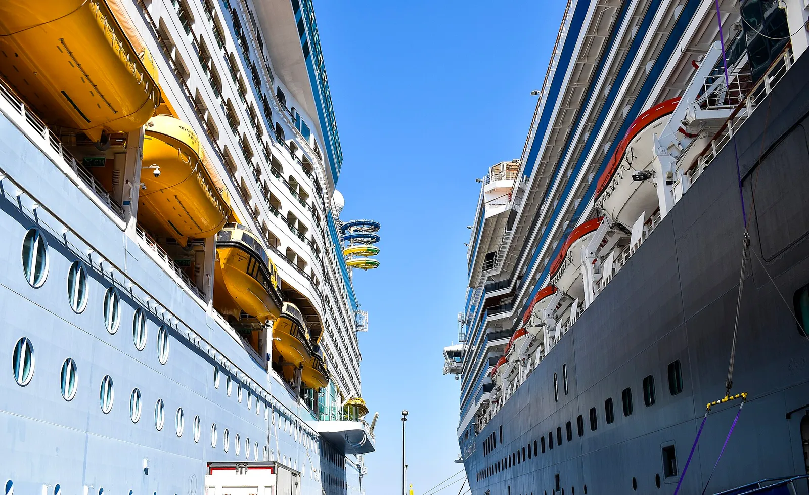 Cruiseschepen in de haven van Kuşadası (archiefbeeld)