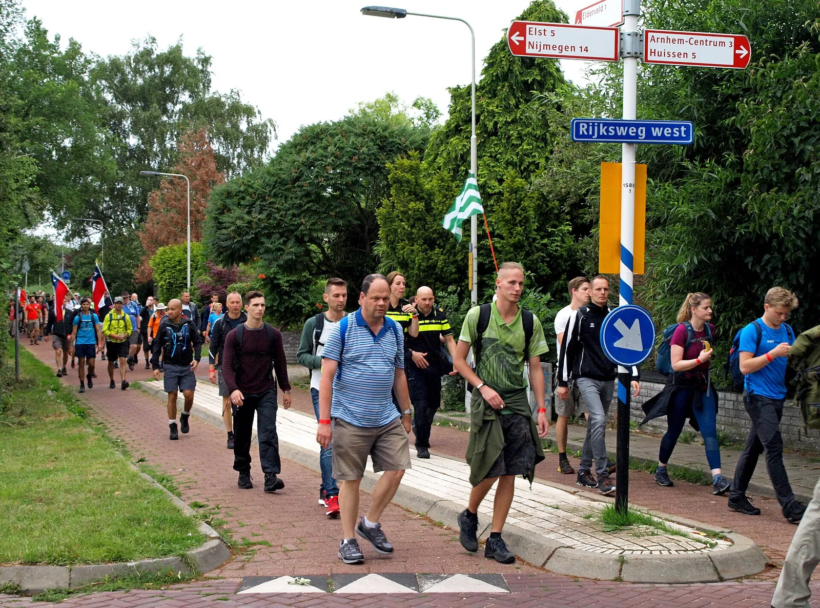 Wandelaars tijdens de Nijmeegse Vierdaagse (archiefbeeld)