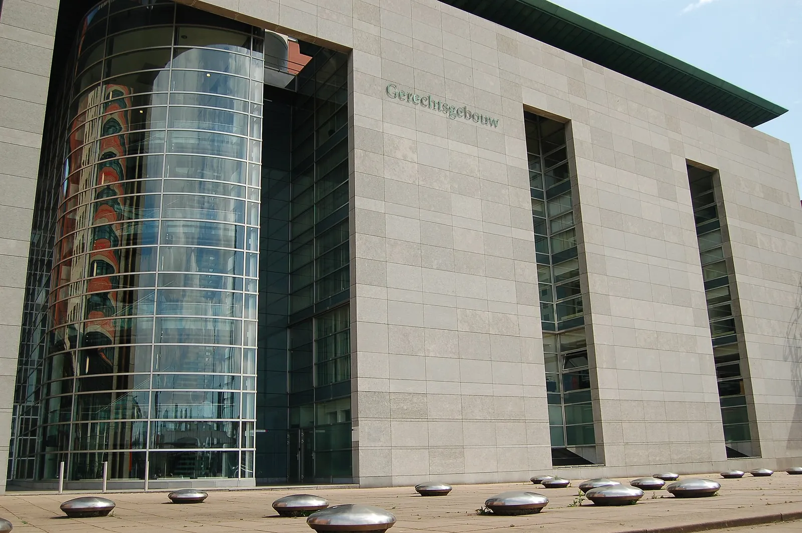 Een gerechtsgebouw in Nederland (archiefbeeld, ter illustratie)