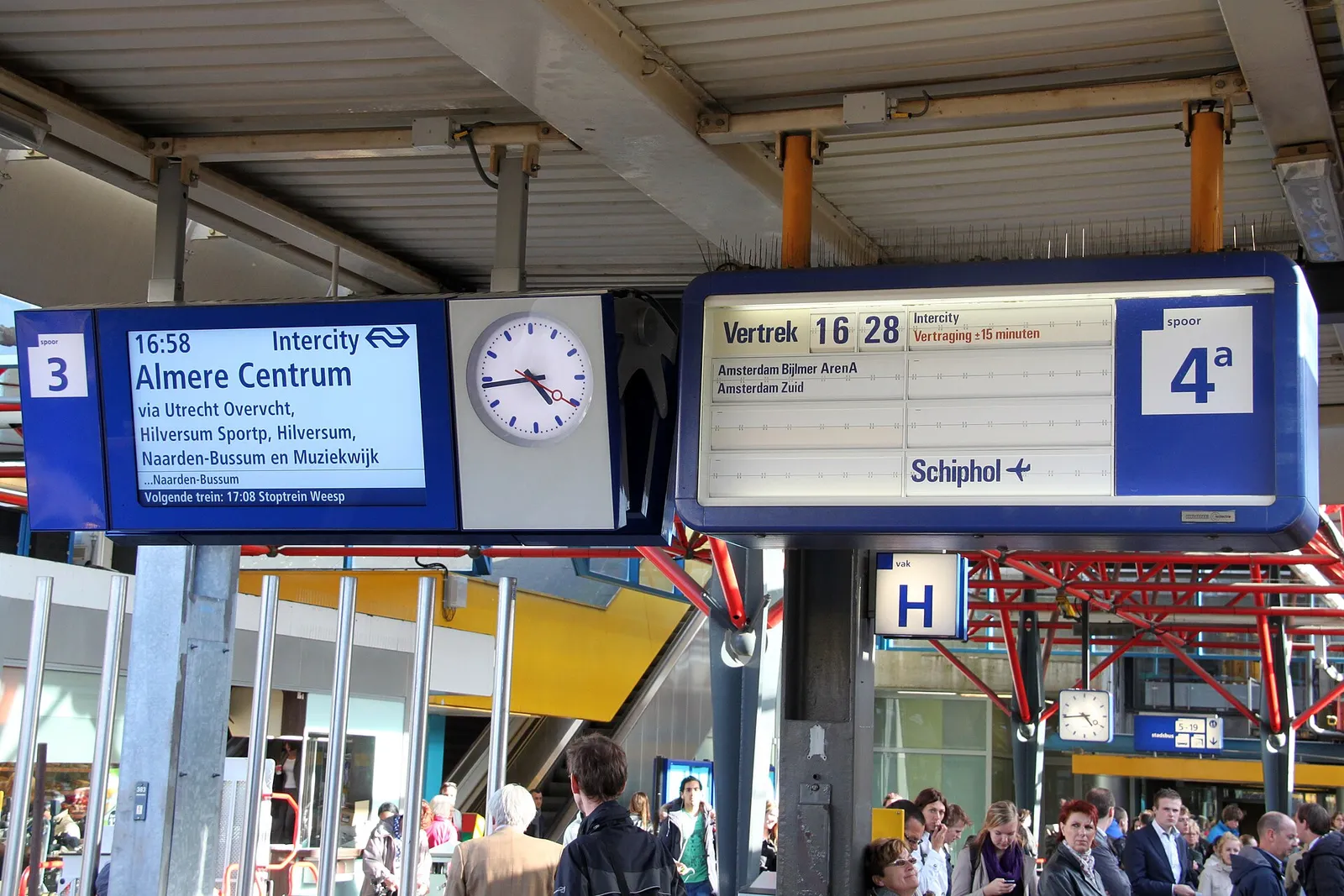 Een perron met trein op station Utrecht Centraal (ter illustratie)