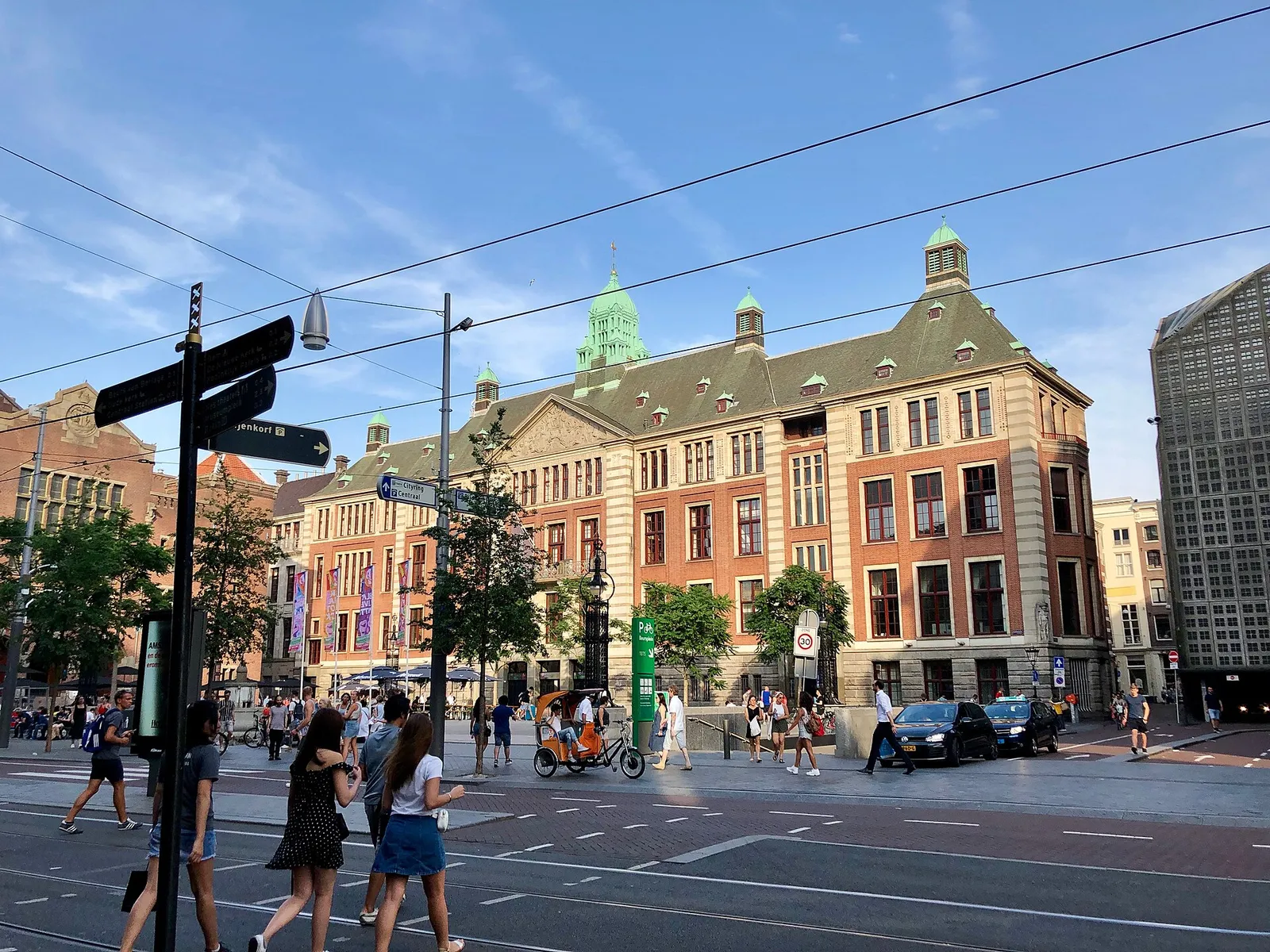 Het Beursplein in Amsterdam, thuisbasis van de effectenbeurs