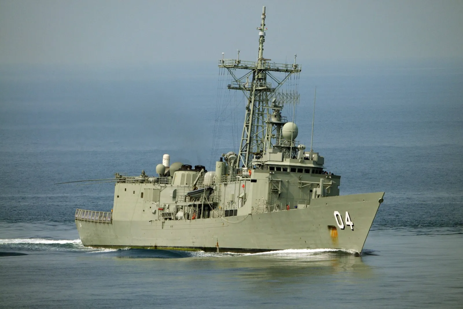 Een marineschip op zee (archiefbeeld, ter illustratie)