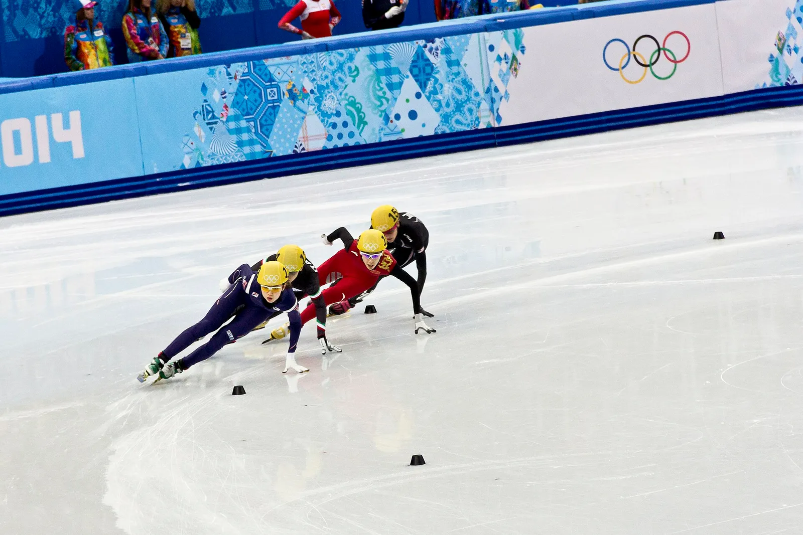 Shorttrackschaatsers in actie (archiefbeeld, ter illustratie)