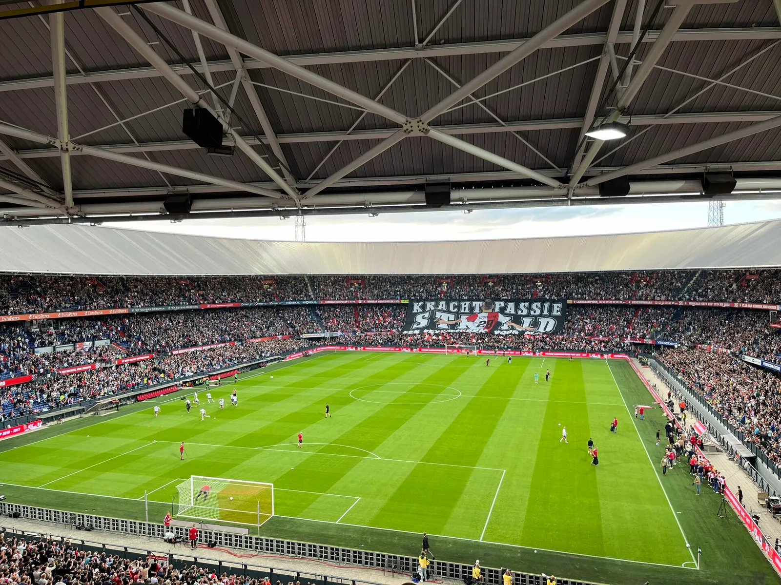 Stadion De Kuip van Feyenoord in Rotterdam (archiefbeeld)