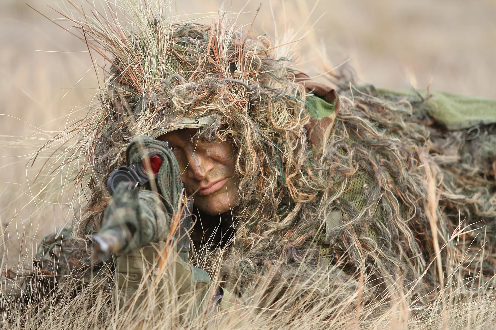 Militairen van de Koninklijke Landmacht tijdens een oefening (archiefbeeld)