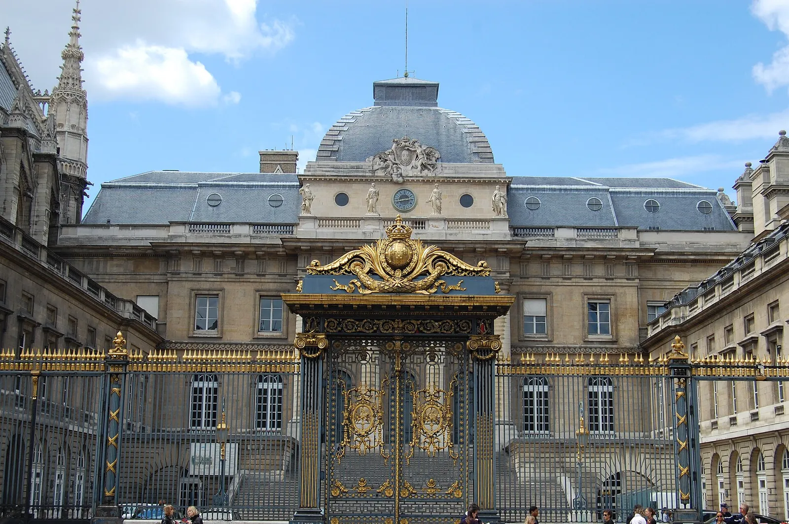 Het Palais de Justice in Parijs (ter illustratie)