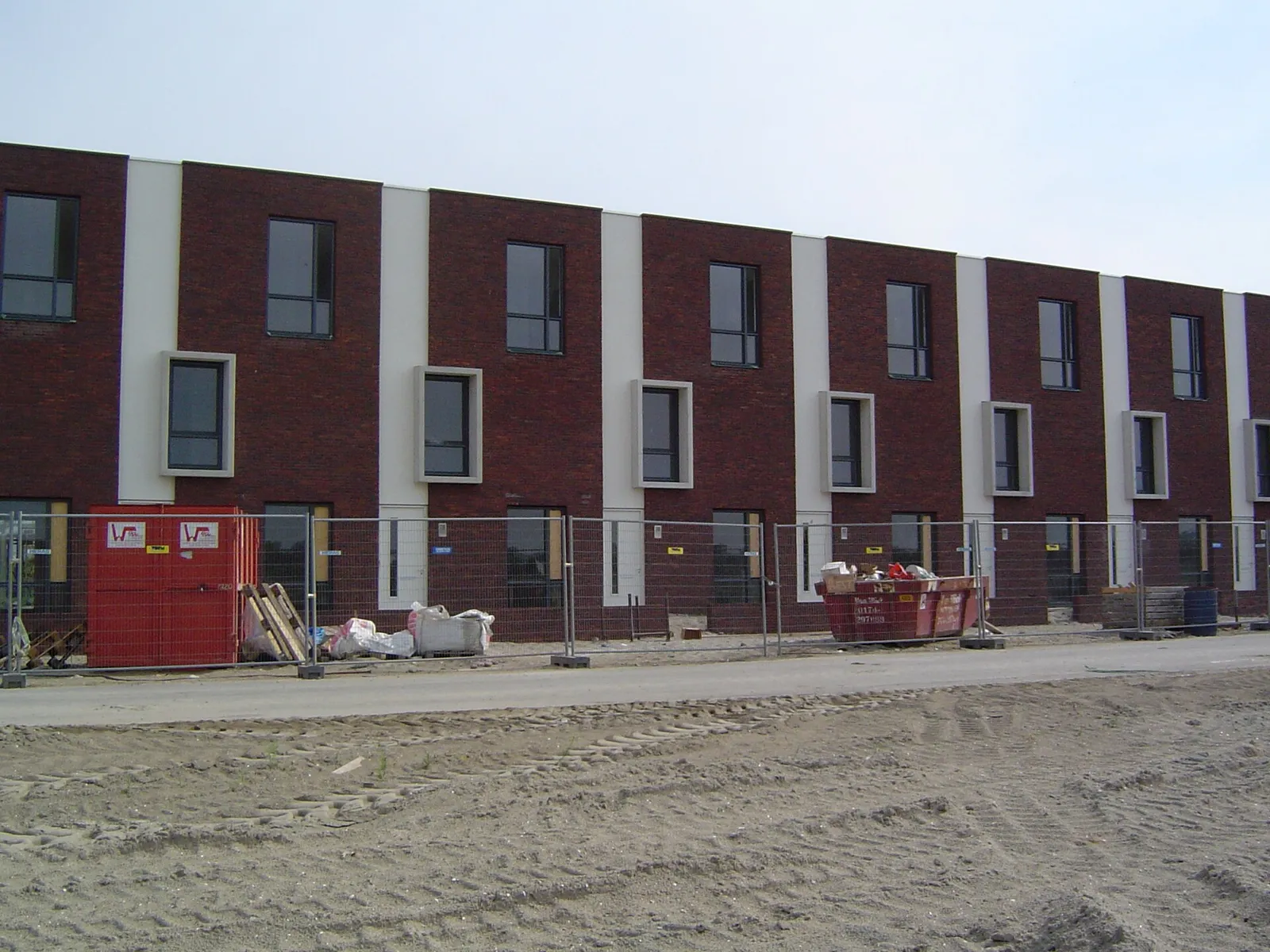 Nieuwbouwstraat in een Nederlandse Vinex-wijk