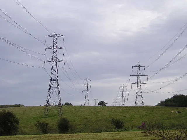 Hoogspanningsmasten in het landschap (ter illustratie)
