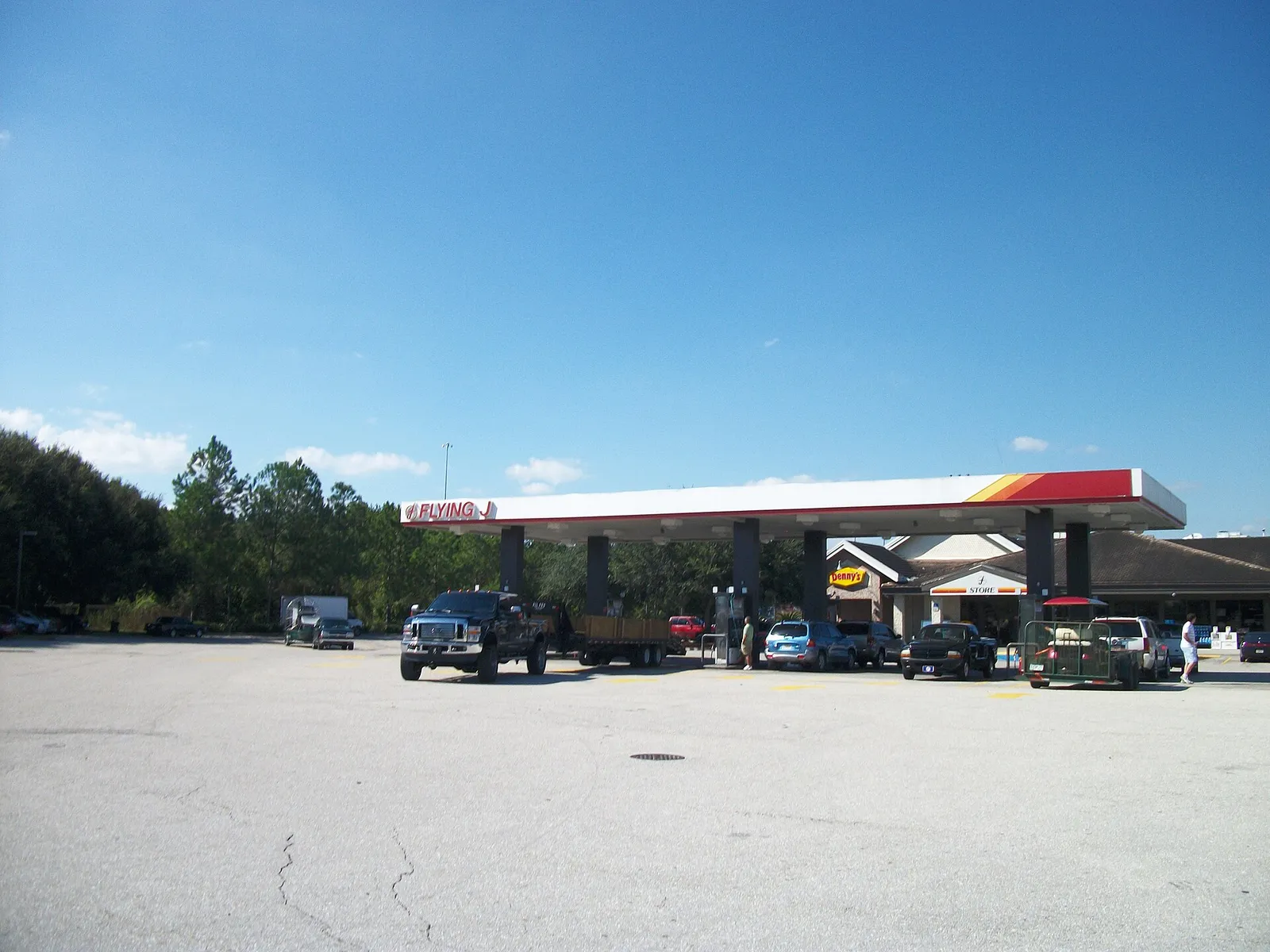 Brandstofpompen bij een tankstation (archiefbeeld)