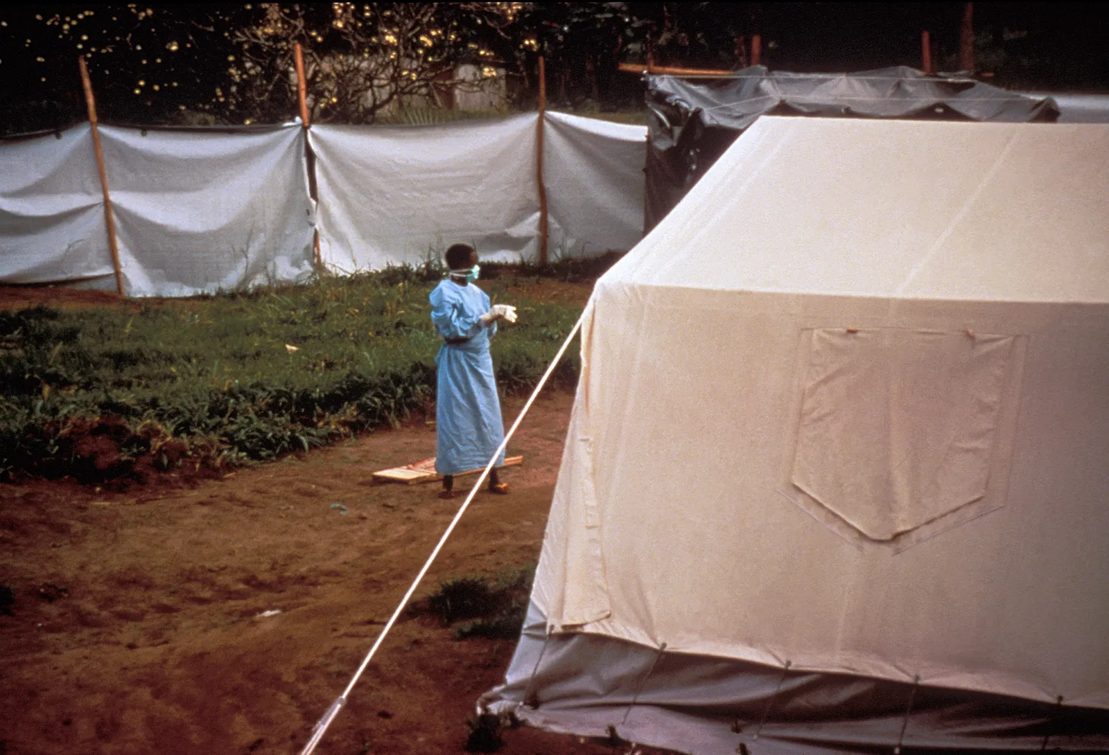 Tenten bij een ebola-bestrijding (archiefbeeld, ter illustratie)